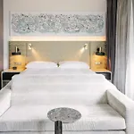 هيلتون أمستردام مطار شيفول 4*